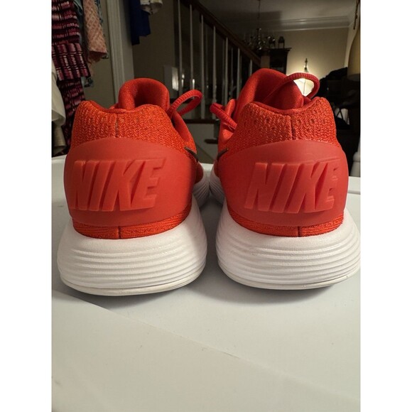 Size 8.5 Women’s Nike Shoe Hyperdunk 2017 Red White Low Top Sneaker - Picture 6 of 10